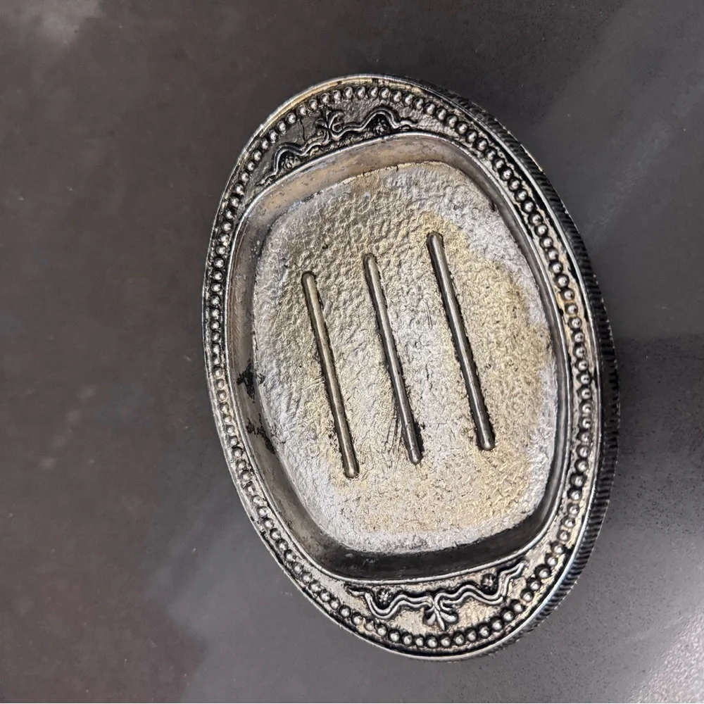Ornate Silver-Tone Oval Soap Dish
